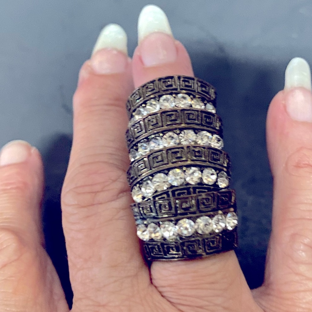 Gothic Cocktail Knuckle Ring Antique Gold & Clear Crystals. Size7
